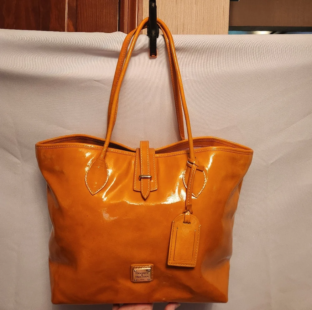 Dooney and Bourke Mustard Yellow Large Patent Leather Cindy Tote - Picture 2 of 16